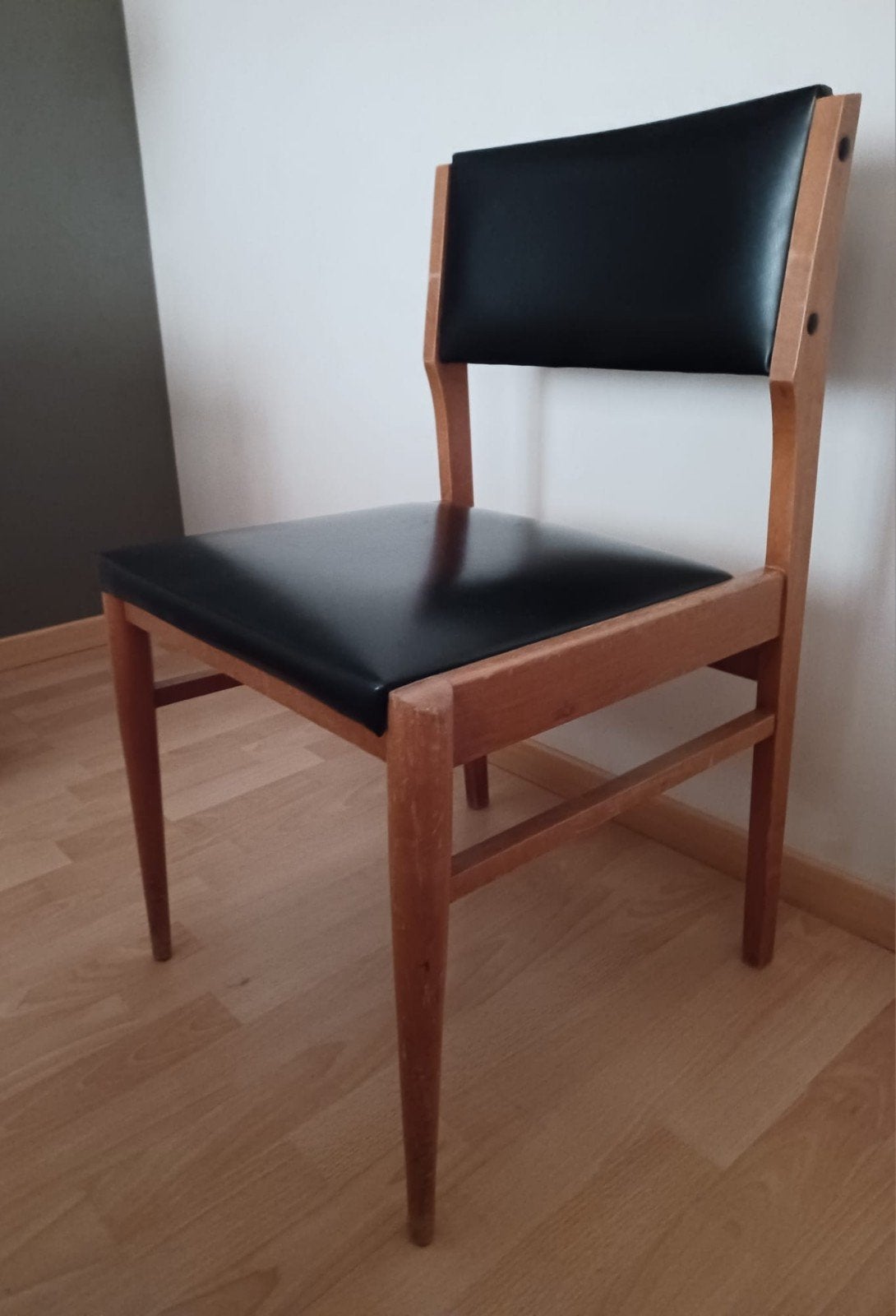 4 (+1) vintage stoelen Scandinavische stijl, Maison & Meubles, Chaises, Scandinavische stijl, Bois, Enlèvement, Noir