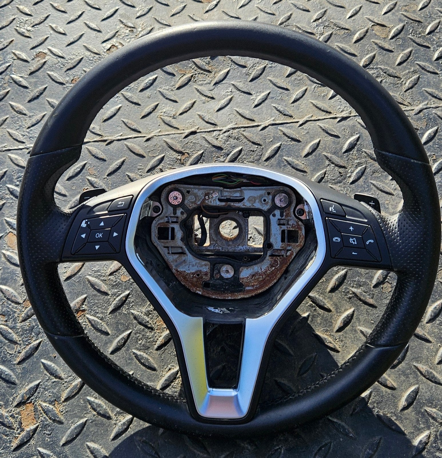 Mercedes A21846008189E38, volant, CLS, W218, C218, Enlèvement