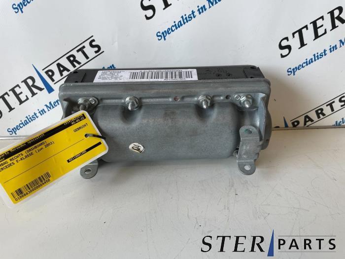Airbag droite (tableau de bord) d'un Mercedes E-Klasse, 3 mois de garantie, Utilisé, -, -