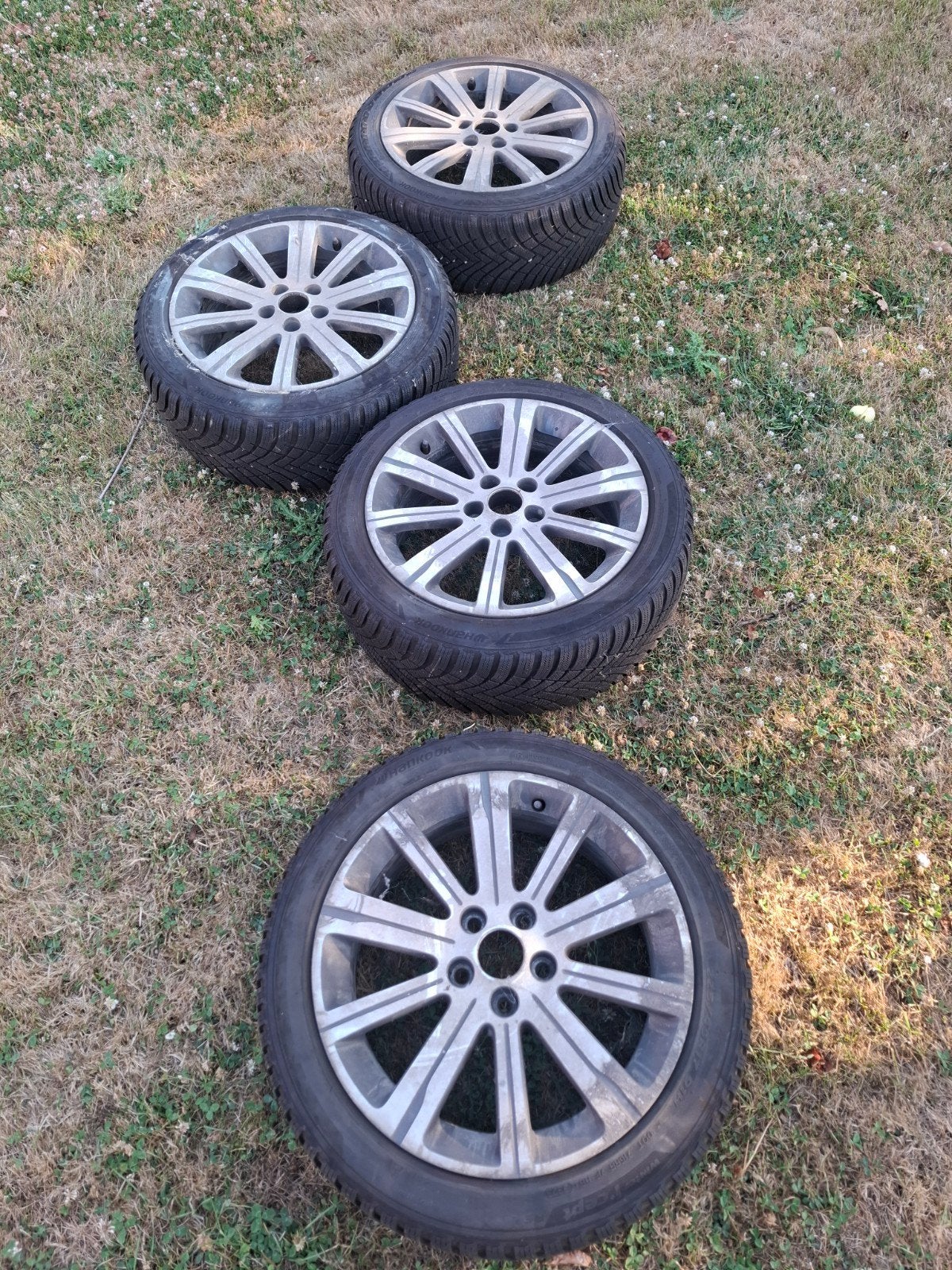 Pneus complets quasi neufs, Autos : Pièces & Accessoires, Pneus & Jantes, Pneu(s), Pneus hiver, Enlèvement