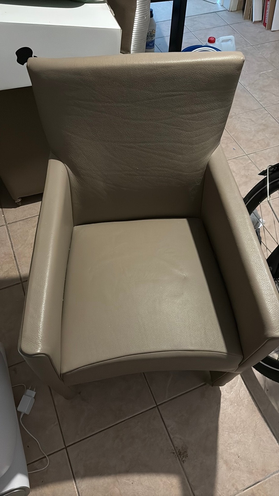 4 leren stoelen, Huis en Inrichting, Fauteuils, Ophalen, Zo goed als nieuw