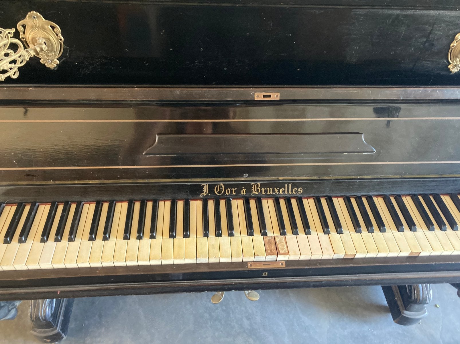 Gratis antieke buffetpiano J. Oor (Brussel), Muziek en Instrumenten, Piano's, Ophalen, Gebruikt, Zwart, Piano