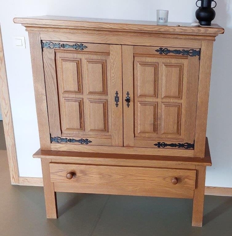 Dressoir 133 X 117, Huis en Inrichting, Ophalen, Gebruikt, 150 tot 200 cm, Met lade(s)