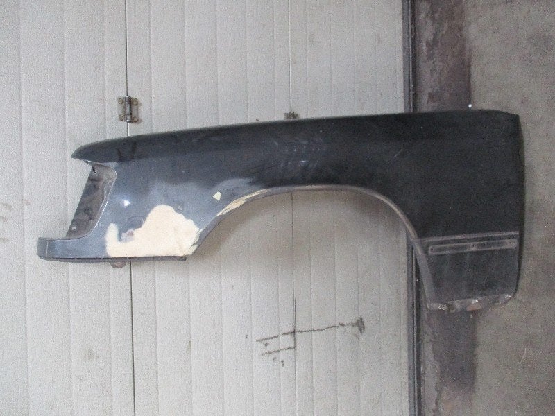 SPATBORD LINKS VOOR Mercedes-Benz E (W124) (01-1984/06-1995), Gebruikt, Mercedes-Benz, Voor, Spatbord