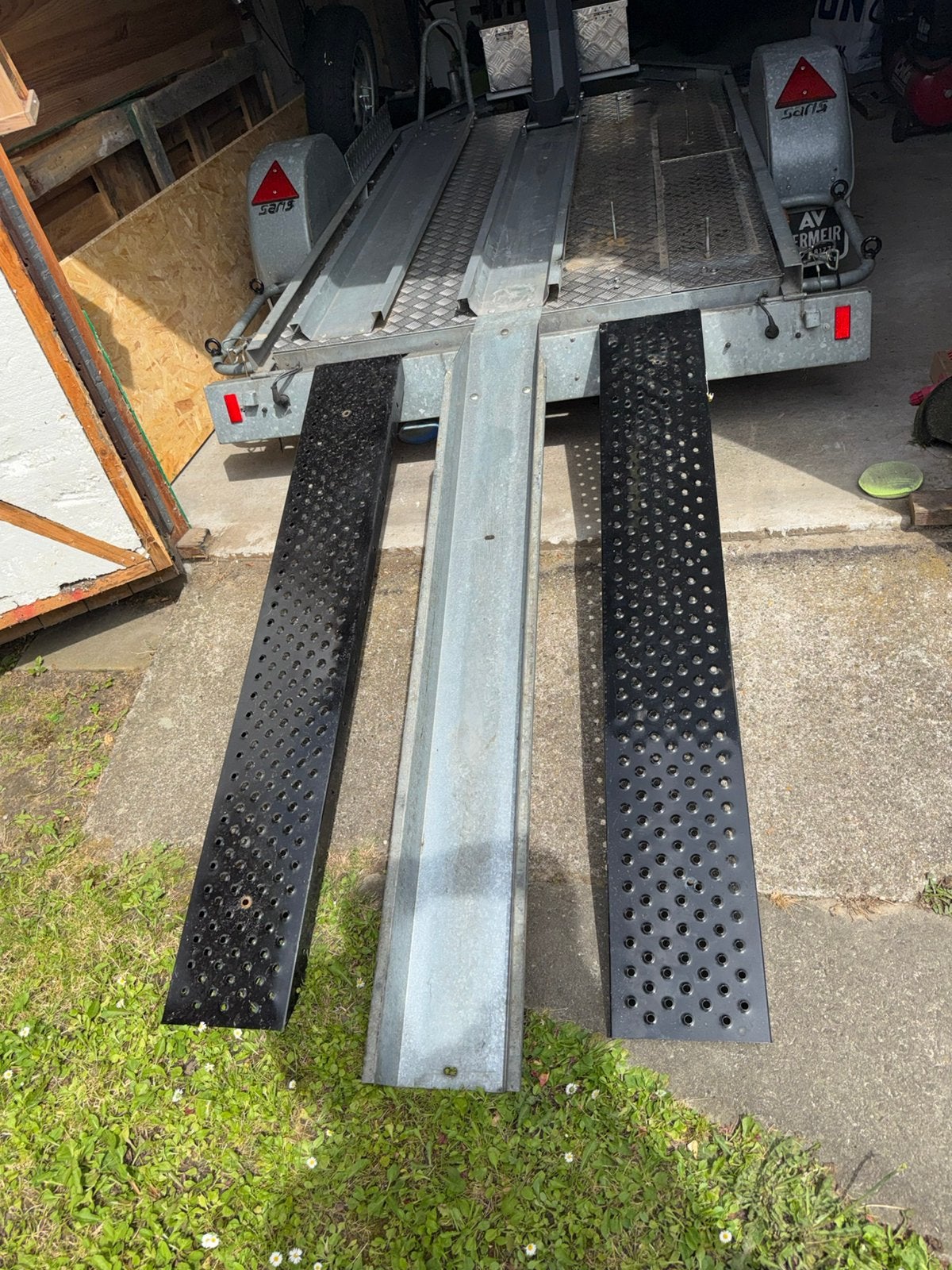 Aanhangwagen voor 2 of 3 motorfietsen, Ophalen, Gebruikt