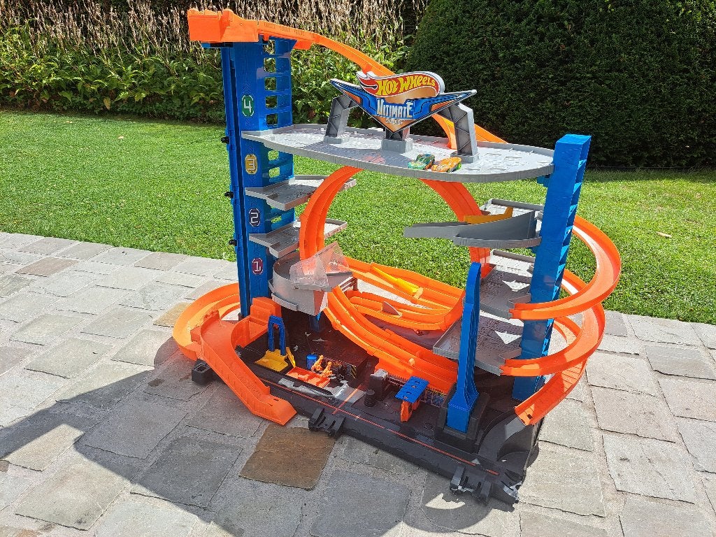 Garage à jouets - Hot Wheels Ultimate, Enfants & Bébés, Jouets | Véhicules en jouets, Enlèvement, Utilisé