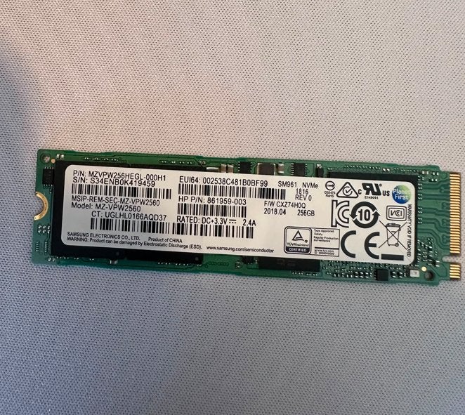 Samsung SM961 - 256 GB NVMe M.2 SSD - PCIe 3.0 x4, Enlèvement ou Envoi, SSD, Utilisé, Autres connexions