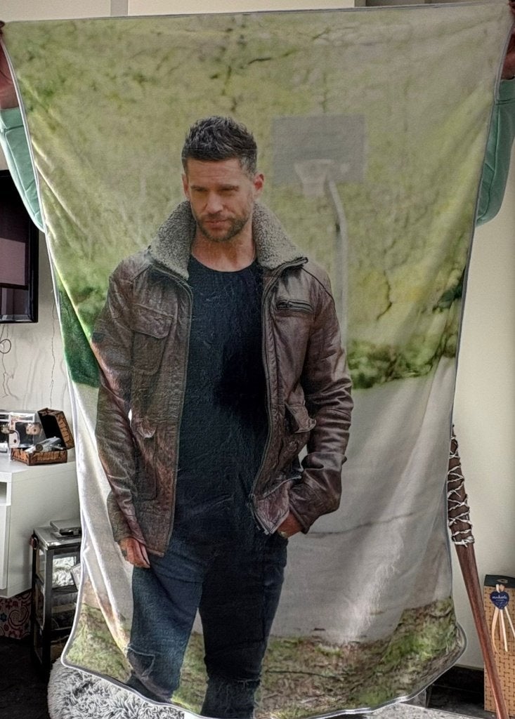 0a. Exclusieve merchandise Dan Ewing - Deken, Ophalen of Verzenden, Nieuw
