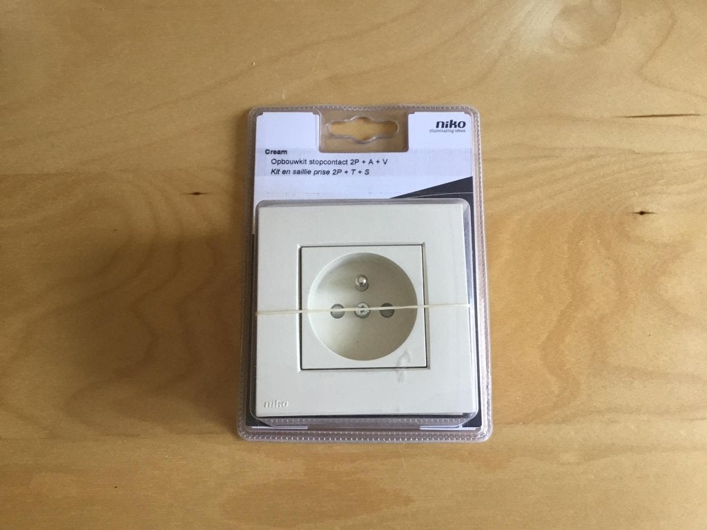 Opbouwstopcontact enkel NIKO - cream, Doe-het-zelf en Bouw, Ophalen, Nieuw, Stopcontact