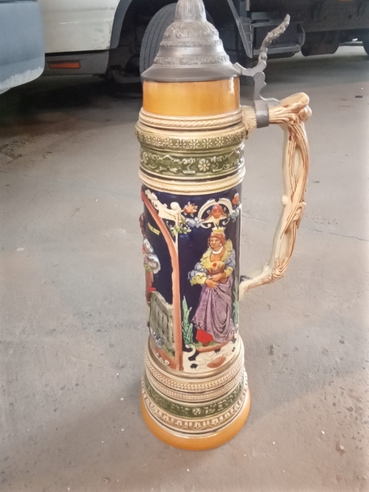 Antieke grote bier pot, Ophalen