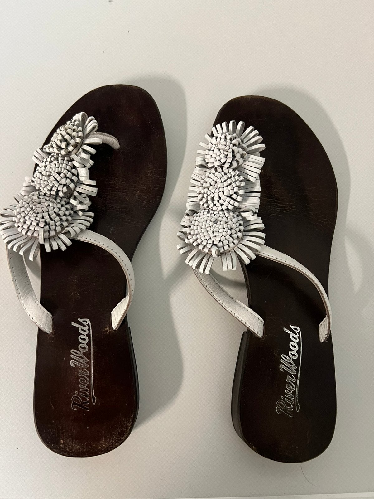 Slippers River Woods maat 37, Kleding | Dames, Schoenen, Wit, Zo goed als nieuw, Ophalen, Slippers