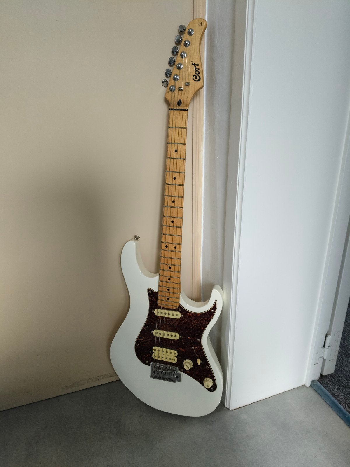 Guitare électrique Cort, Musique & Instruments, Enlèvement, Comme neuf, Solid body, Autres marques