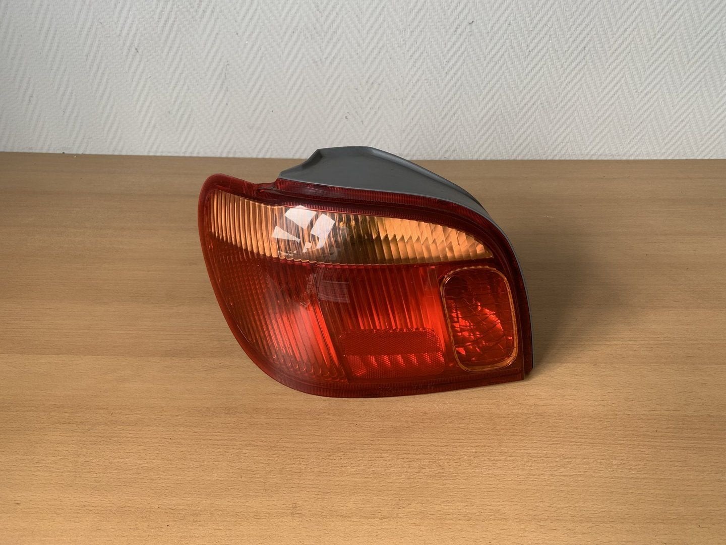 achterlicht links toyota yaris 2003 tot 2005 52053 England, Gebruikt, -, -, Ophalen of Verzenden