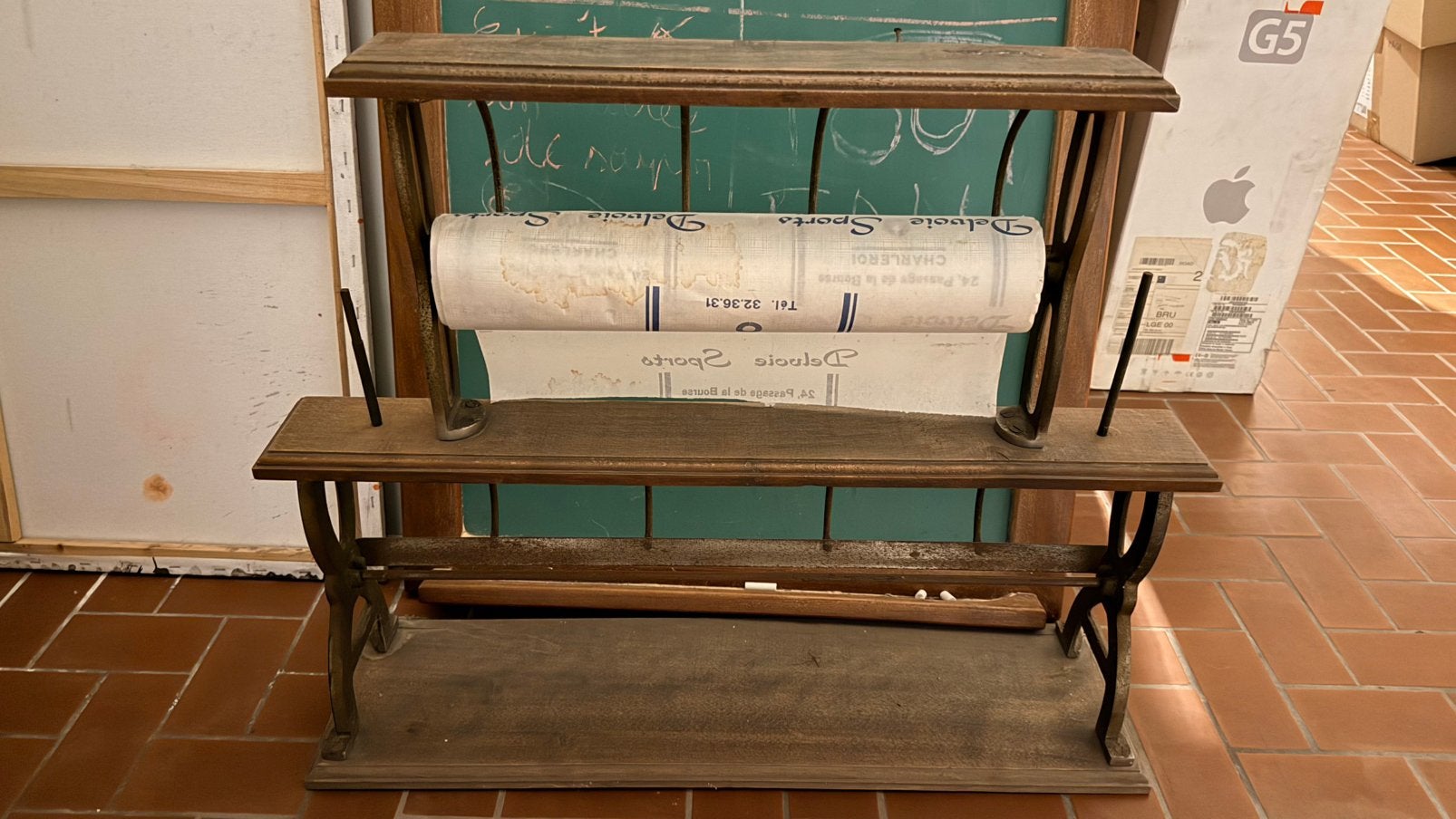 Porte rouleau emballage magasin vintage, Maison & Meubles, Accessoires pour la Maison | Étagères murales & Rayons de bibliothèque
