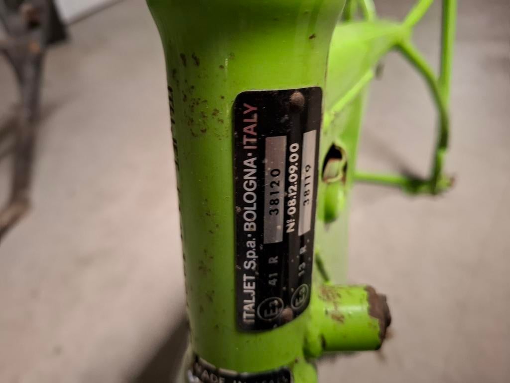 Italjet groen motorframe, Motoren, Ophalen