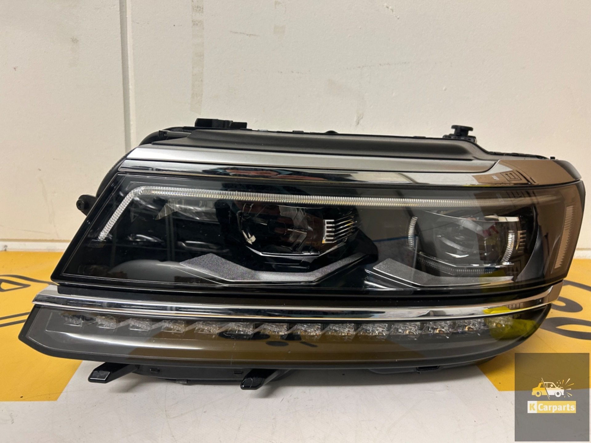 Phares avant Volkswagen Tiguan Full LED 5NN941081E, Info@fabrikant.eu, Fabrikant BV, Utilisé, Fabrikantstraat 1
1000 AA  Amsterdam, NL