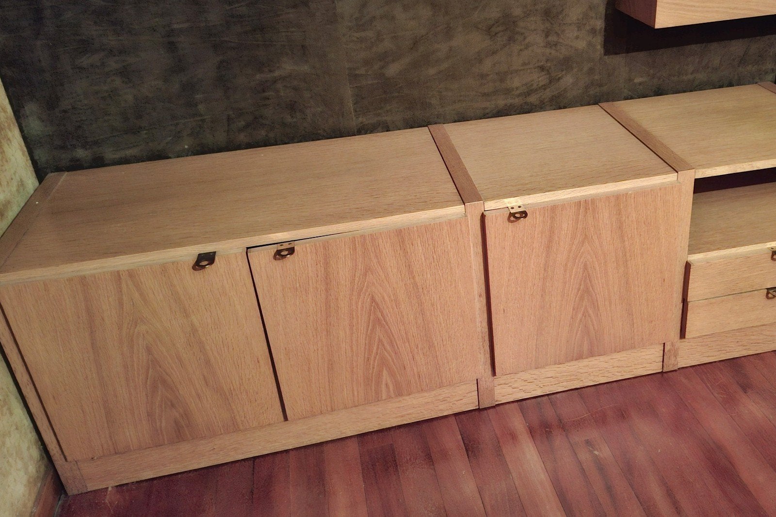 commode van D.Vandenberghe, Ophalen, Eikenhout