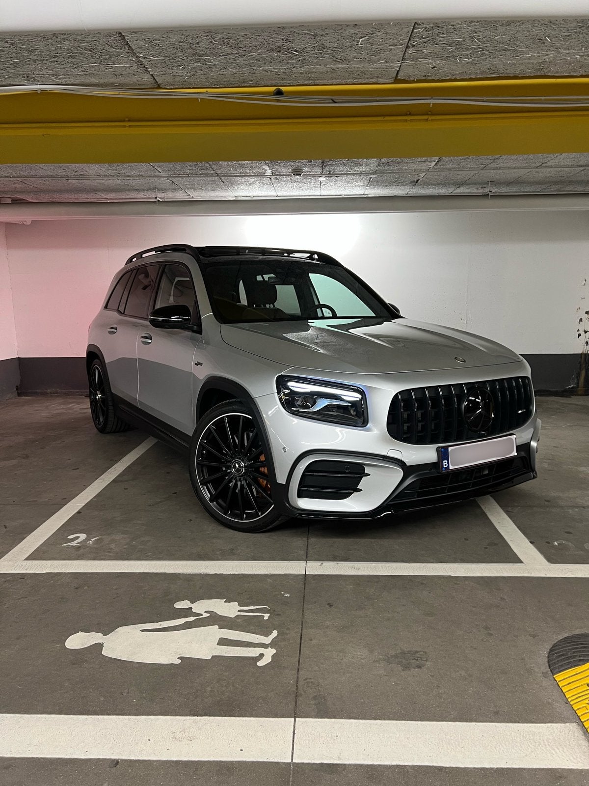 Mercedes GLB 35 AMG 2024/ 3 JAAR GARANTIE, Automaat, Parkeerassistent, 4 cilinders, 1820 kg