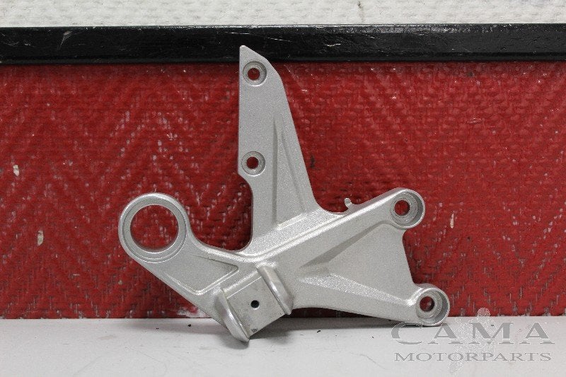 SCHETSPLAAT RECHTS VOOR Honda, Dhr. S. di Majo, Gebruikt, Info@cama-motorparts.nl, P.J. Troelstraweg 8 8
3144 CX  MAASSLUIS, NL