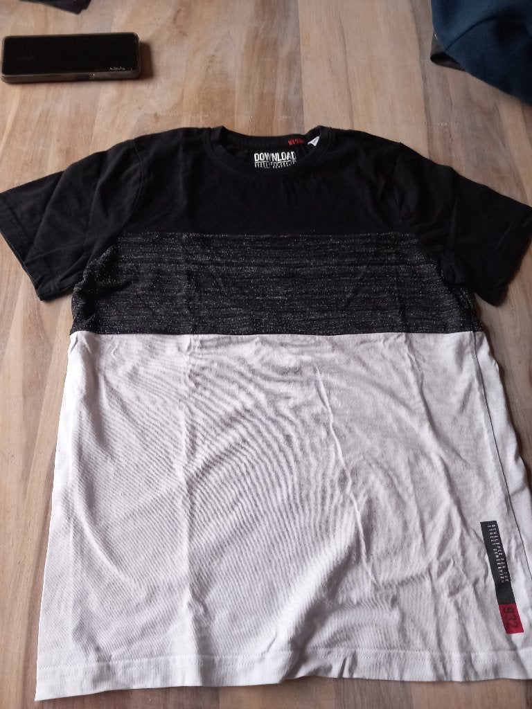 Een driekleurige t-shirt, Kinderen en Baby's, Kinderkleding | Maat 152, Ophalen, C&A, Zo goed als nieuw, Shirt of Longsleeve