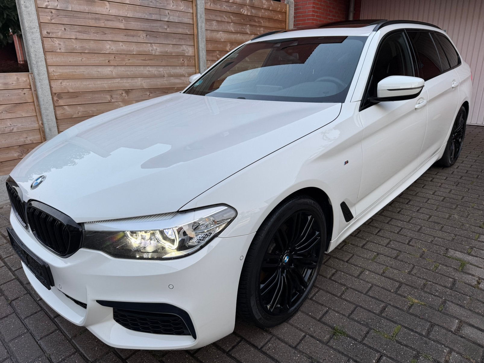 BMW 520D M-Pack|Pano|HarmanKardon|, Autos, Euro 6, Automatique, Particulier, Caméra de recul