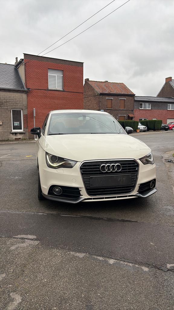 Audi A1, Autos, Audi, Particulier, A1, Diesel, Euro 5, Break, 3 portes, Boîte manuelle, Blanc, Noir, Cuir et Tissu, Traction avant