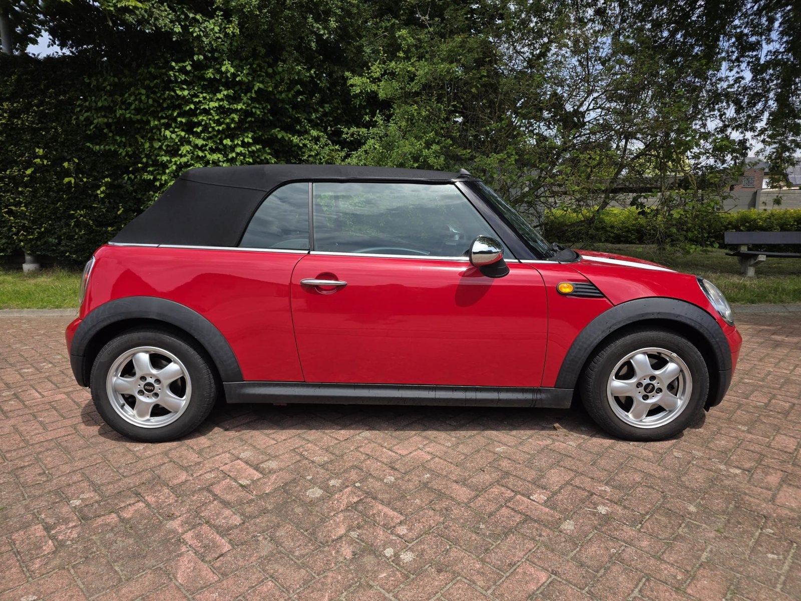 Mini cooper cabriolet 1.6 i 151000 km‼️FUMEE BLEU‼️ euro4, Autos, Rouge, Cabriolet, Boîte manuelle, Particulier