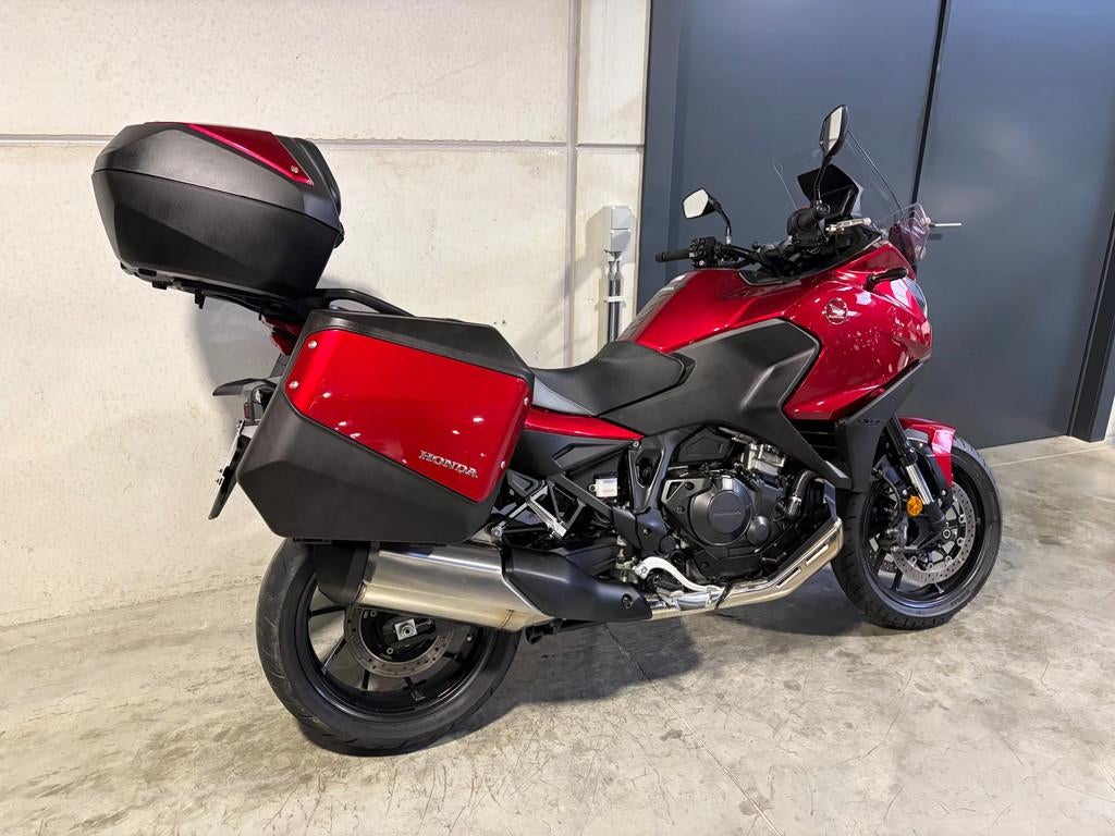Honda NT1100 manueel met topcase (bj 2024), Motoren, Bedrijf, Meer dan 35 kW, Toermotor, 1100 cc