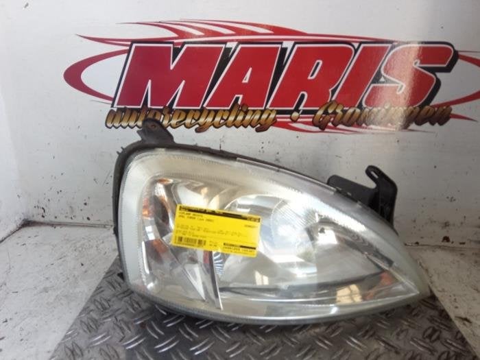 Phare droit d'un Opel Corsa, -, -, Opel, 3 mois de garantie