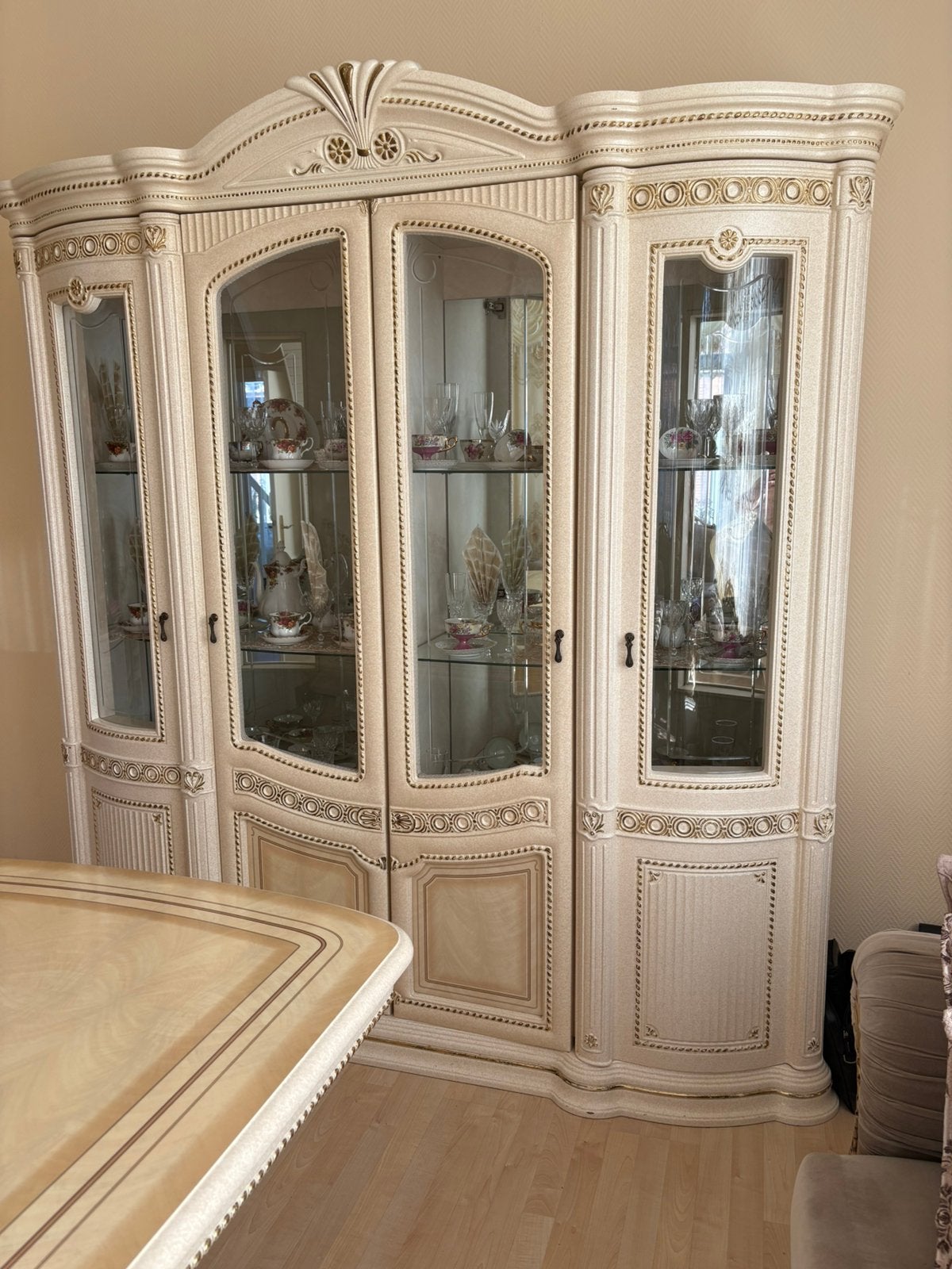 Salle a manger baroque, Enlèvement, Comme neuf