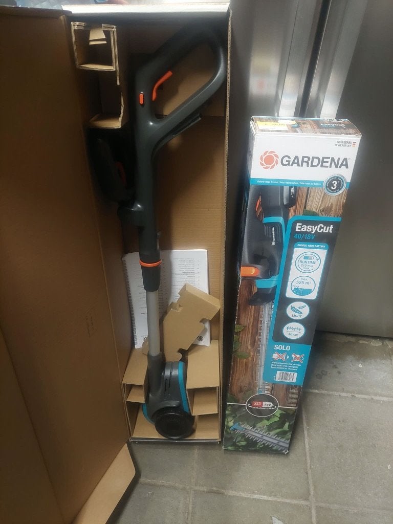 Lot taille haie et nettoyeur de joints, Jardin & Terrasse, Enlèvement ou Envoi, Neuf, Batterie, Gardena