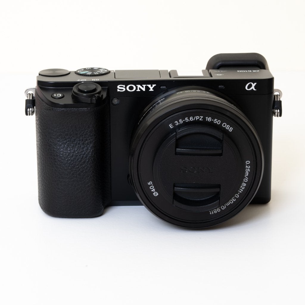 SONY A6100 + 2 EXTRA BATTERIJEN, Gebruikt, Kantelbaar/draaibaar scherm, Ophalen of Verzenden, 24 megapixels