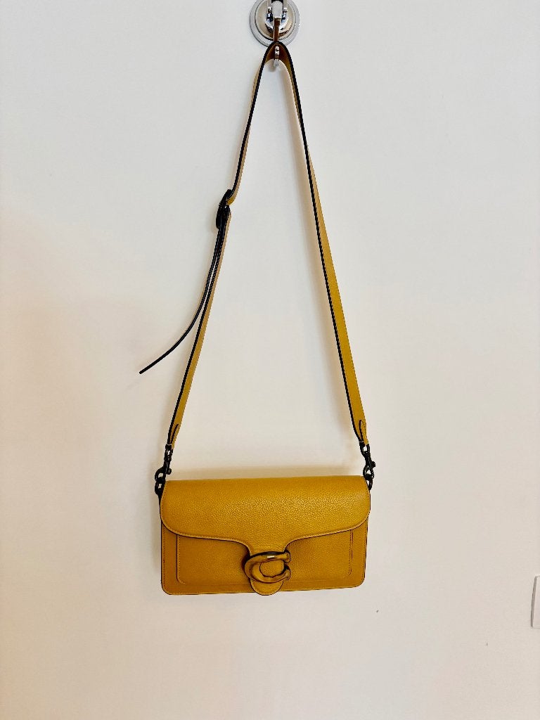 Sac à bandoulière Beautiful Coach Tabby — Jaune moutarde, Bijoux, Sacs & Beauté, Enlèvement ou Envoi, Comme neuf, Autres couleurs