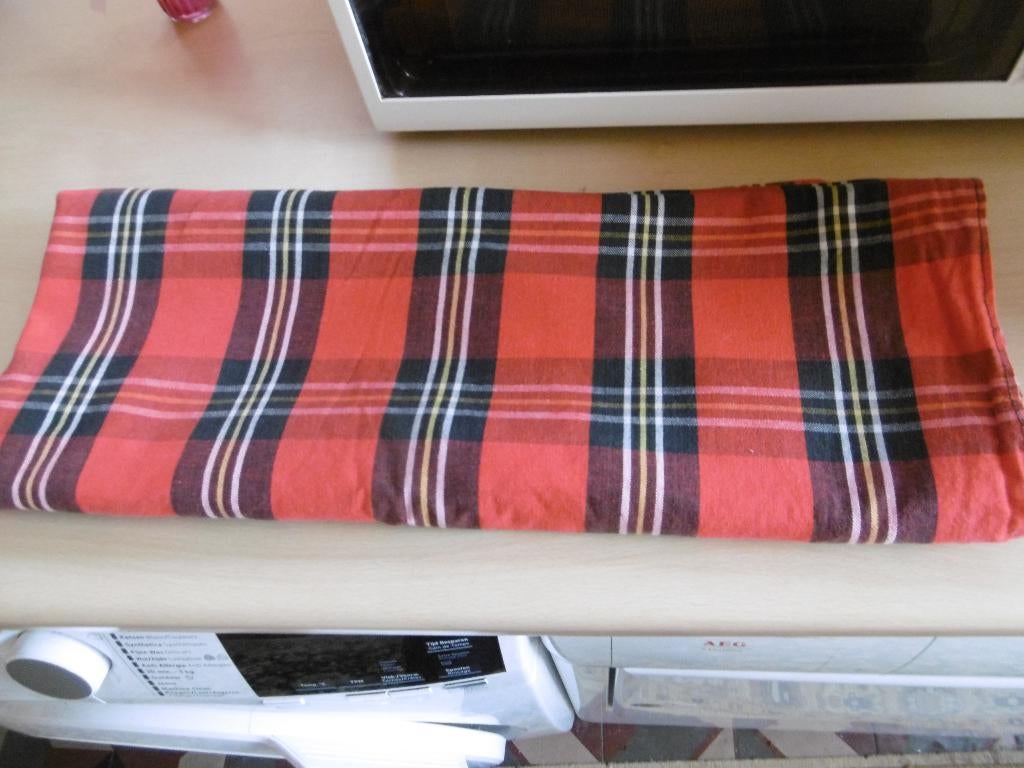 nappe careau rouge vintage, bon état, Enlèvement ou Envoi, Comme neuf, Rectangle, Intérieur