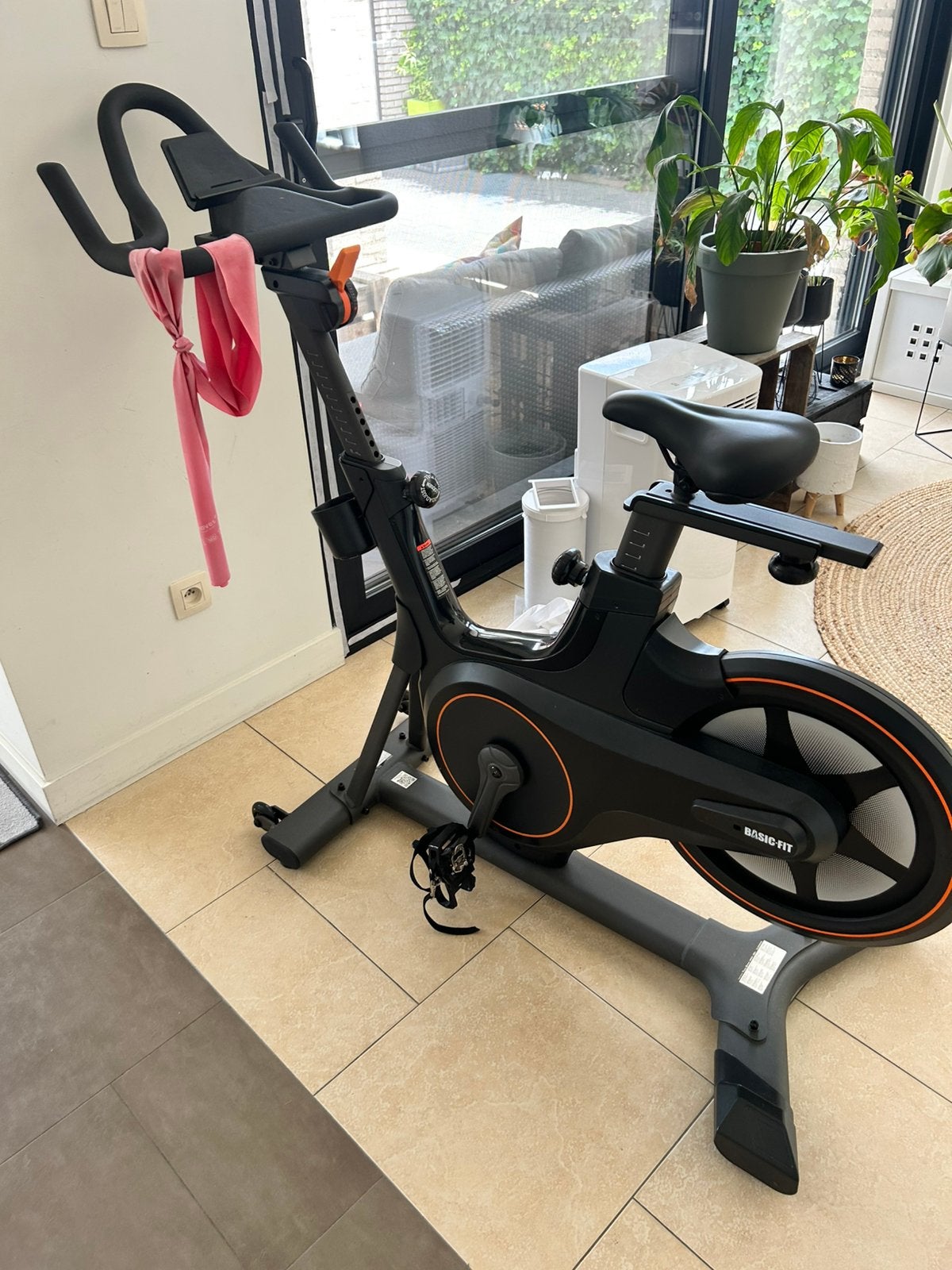 Basic fit smart bike, Sport en Fitness, Fitnessapparatuur, Ophalen, Zo goed als nieuw