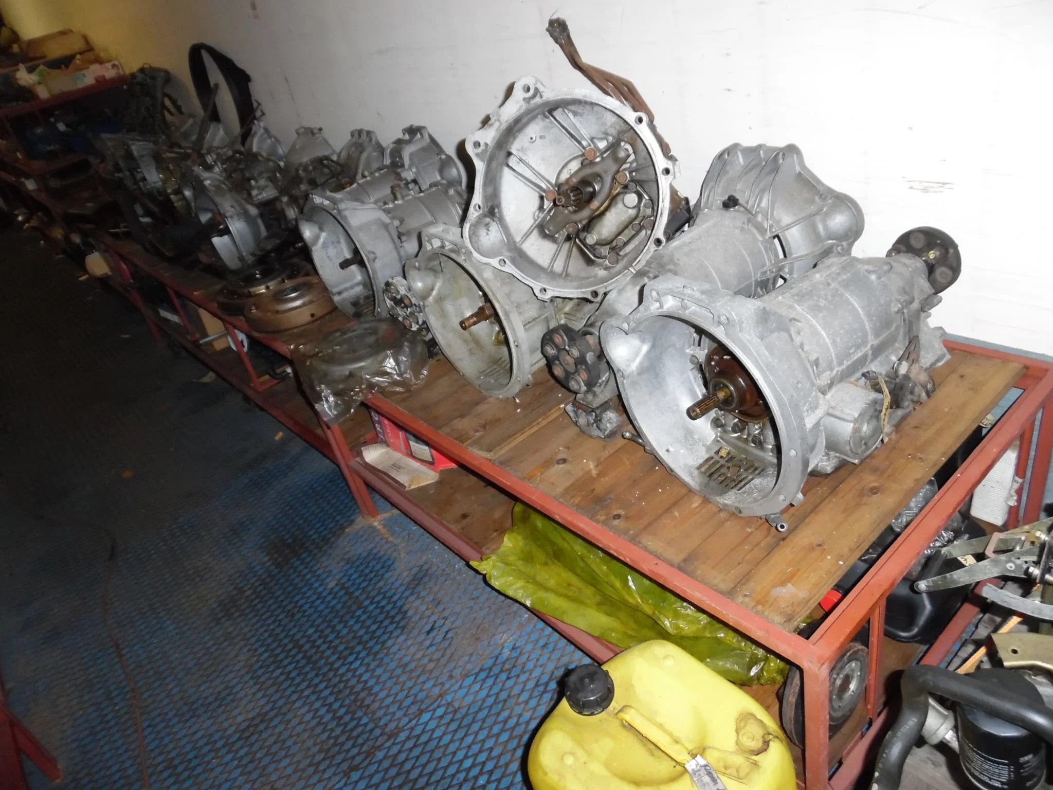 Mercedes-Benz 190 W123 W124 W201 SPARE PARTS REVISED, Achat, Entreprise, Mercedes-Benz, Berline