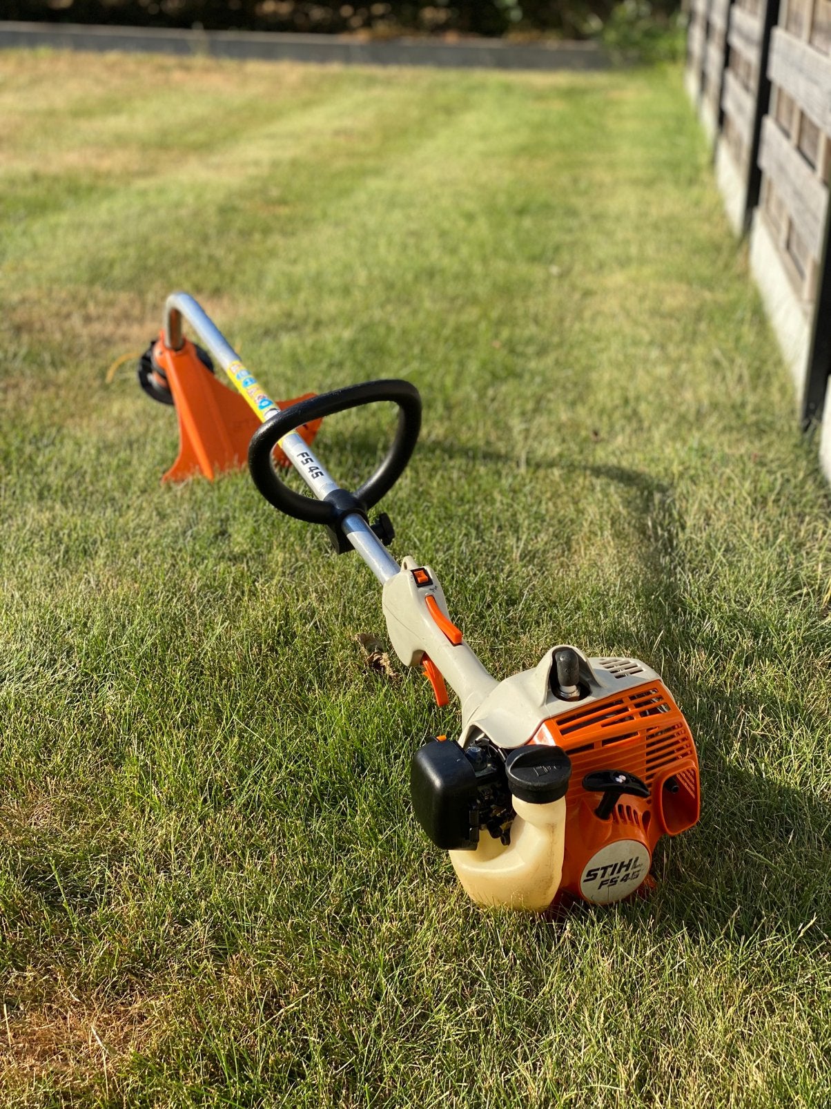 Coupe-bordures à essence Stihl FS45 — Excellent état, Jardin & Terrasse, Enlèvement, Comme neuf, Essence