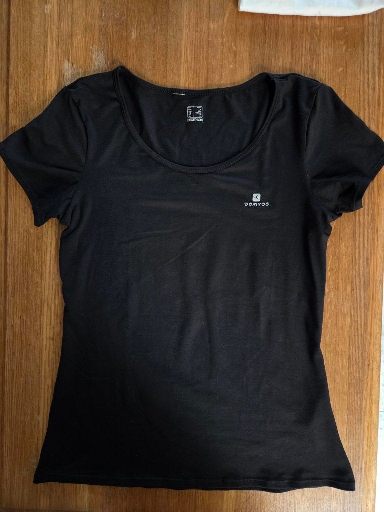 Zwarte sport t-shirt - maat 36, Kleding | Dames, Ophalen, Zwart, Domyos, Zo goed als nieuw