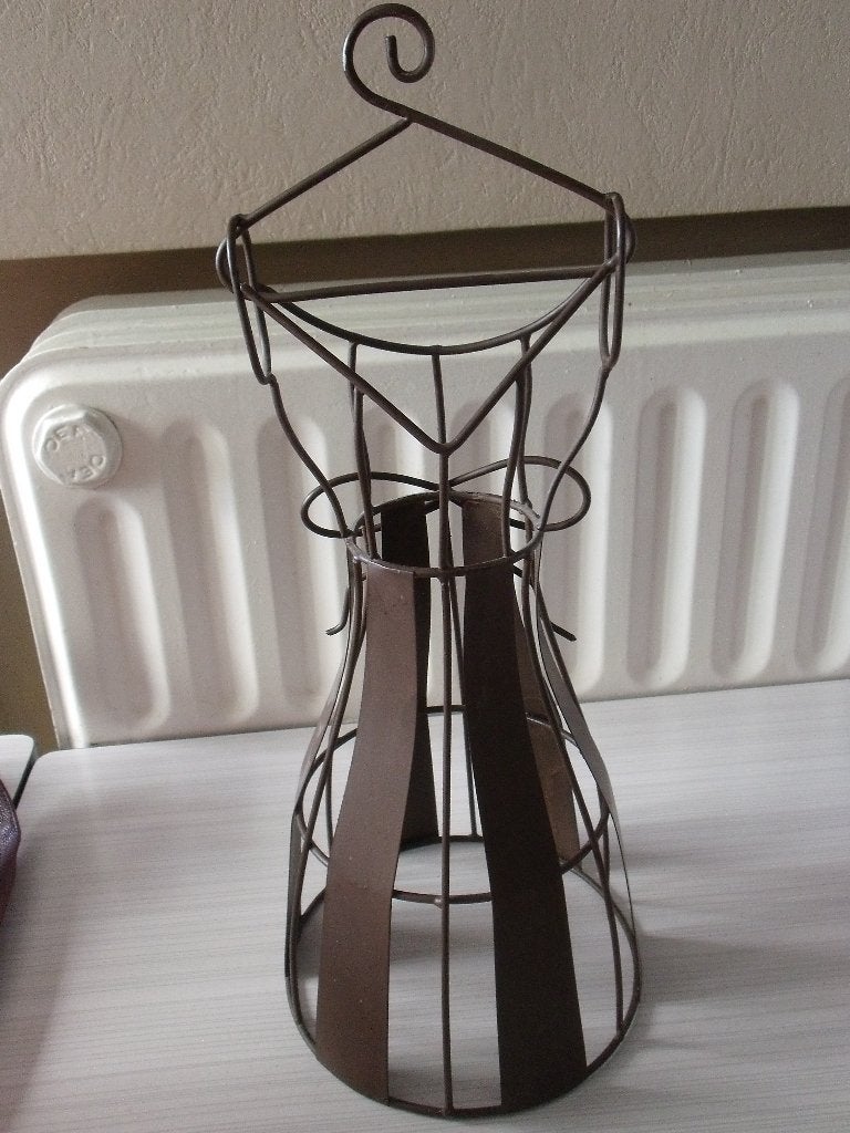 mannequin porte bijoux en métal haut 44 cm, Enlèvement, Comme neuf, Humain