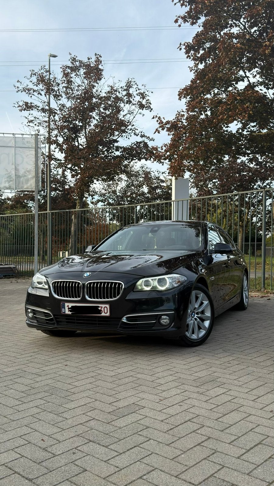 BMW 520d F10 2014 Luxury, Autos, Cuir, Euro 6, Volant multifonction, Noir
