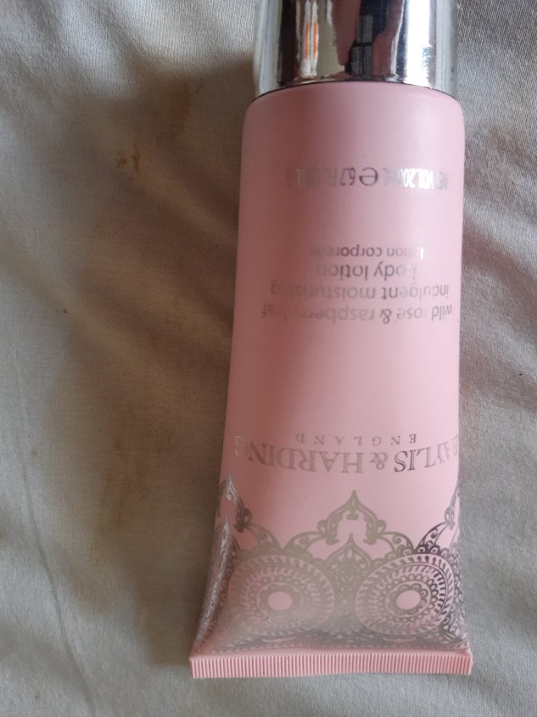Body lotion, Handtassen en Accessoires, Uiterlijk | Lichaamsverzorging, Ophalen of Verzenden, Nieuw, Bodylotion, Crème of Olie