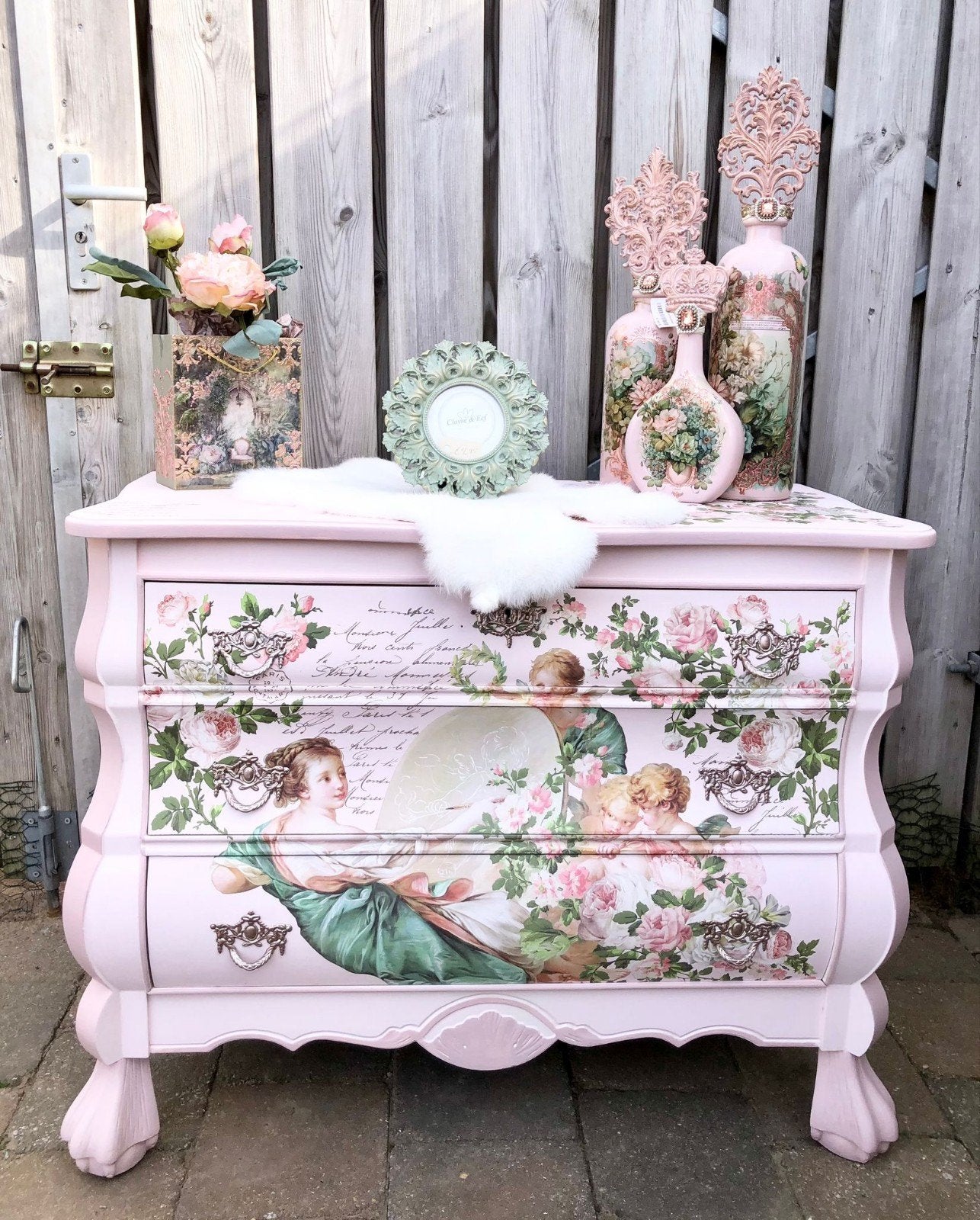 Romantische roze commode met engeltjes en rozen, Huis en Inrichting, Ophalen