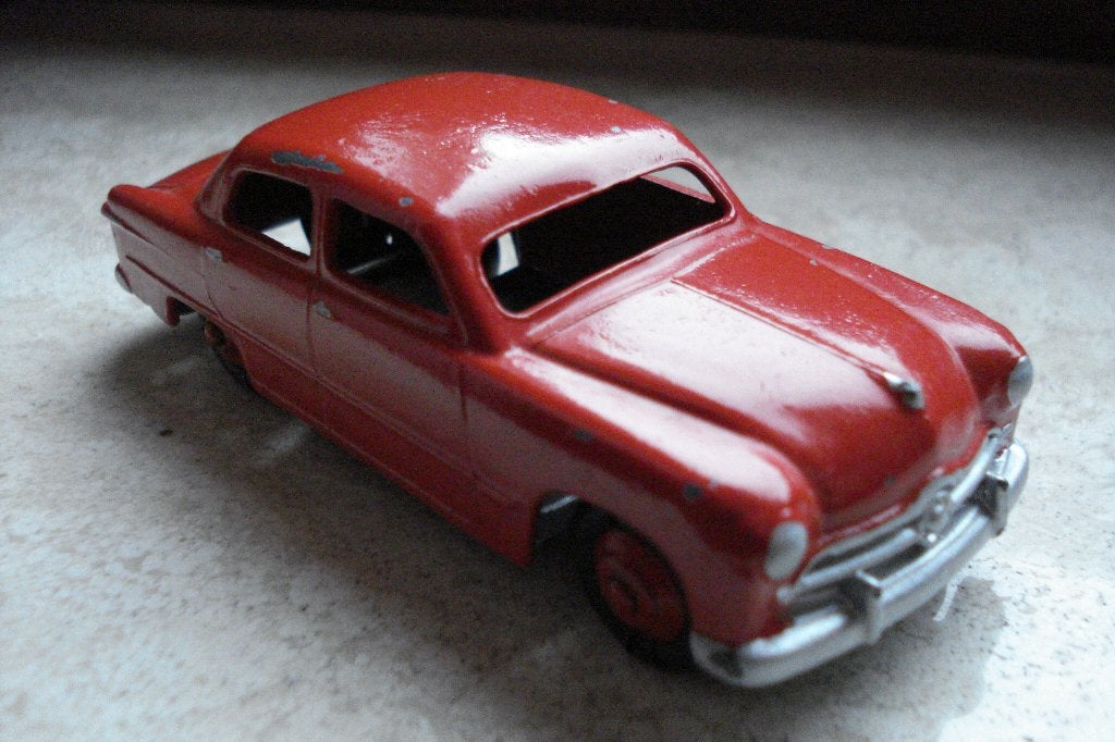 Ford Sedan ( Dinky Toys), Hobby en Vrije tijd, Ophalen of Verzenden, Gebruikt, Auto, Dinky Toys