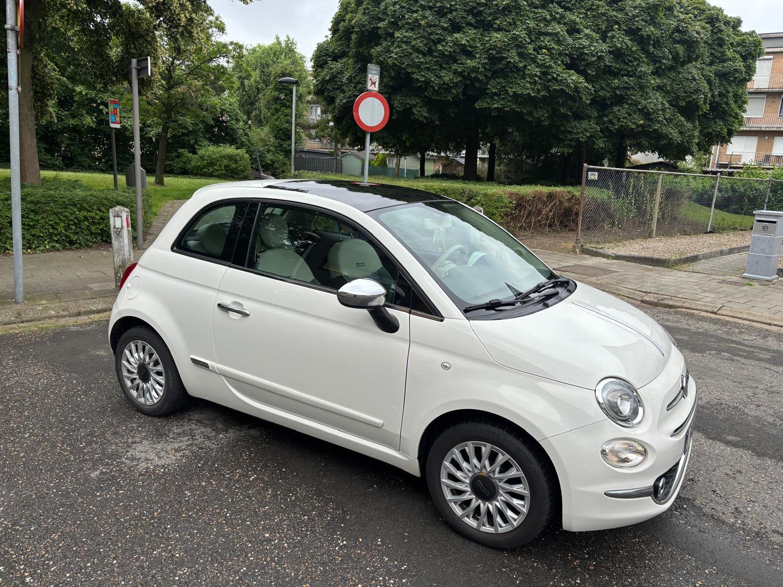 Fiat 500 1.2 benz 25000km 2017 carplay garantie, Auto's, Voorwielaandrijving, 4 zetels, 4 cilinders, Leder en Stof