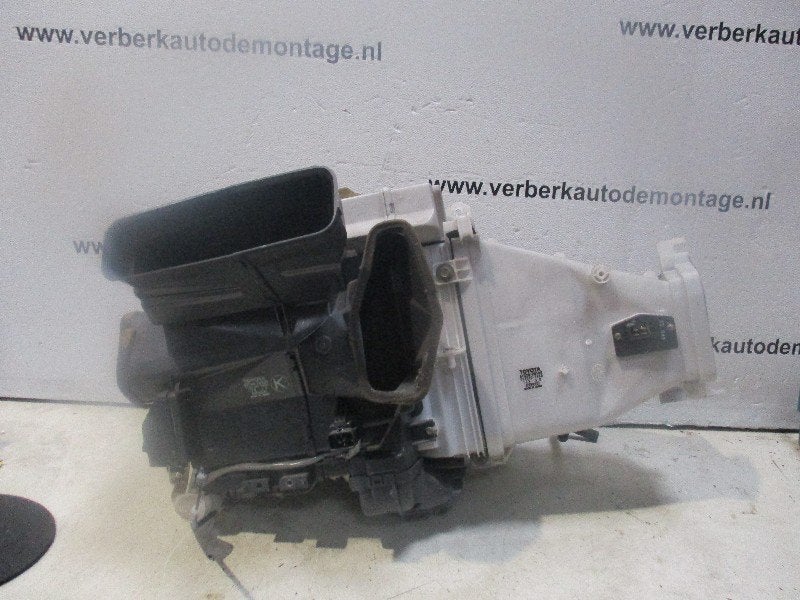 BOITIER VENTILATEUR Toyota Celica (T20) (87228-28160), Kundenbetreuung@toyota.de, Toyota, Utilisé, Toyota-Allee 2
50858  Köln, DE