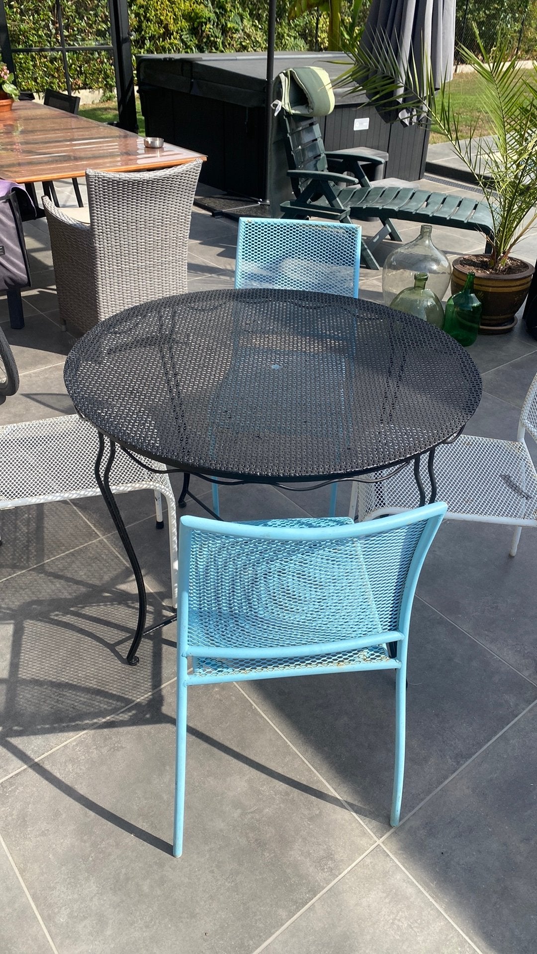 IJzeren tafel en stoelen, Ophalen, Gebruikt, Overige materialen, 4 zitplaatsen