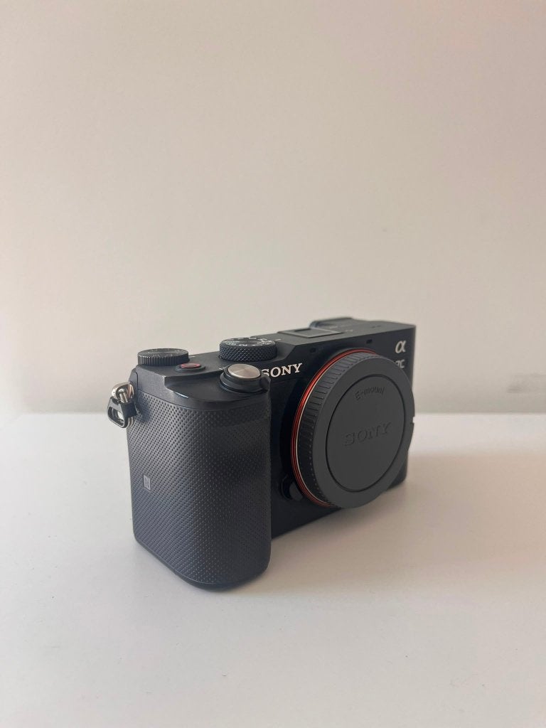Sony a7c + Sigma 24-70mm f/2.8 DG DN Art – Sony E-mount, Audio, Tv en Foto, Fotocamera's Digitaal, Ophalen, Gebruikt, Sony, Systeemcamera