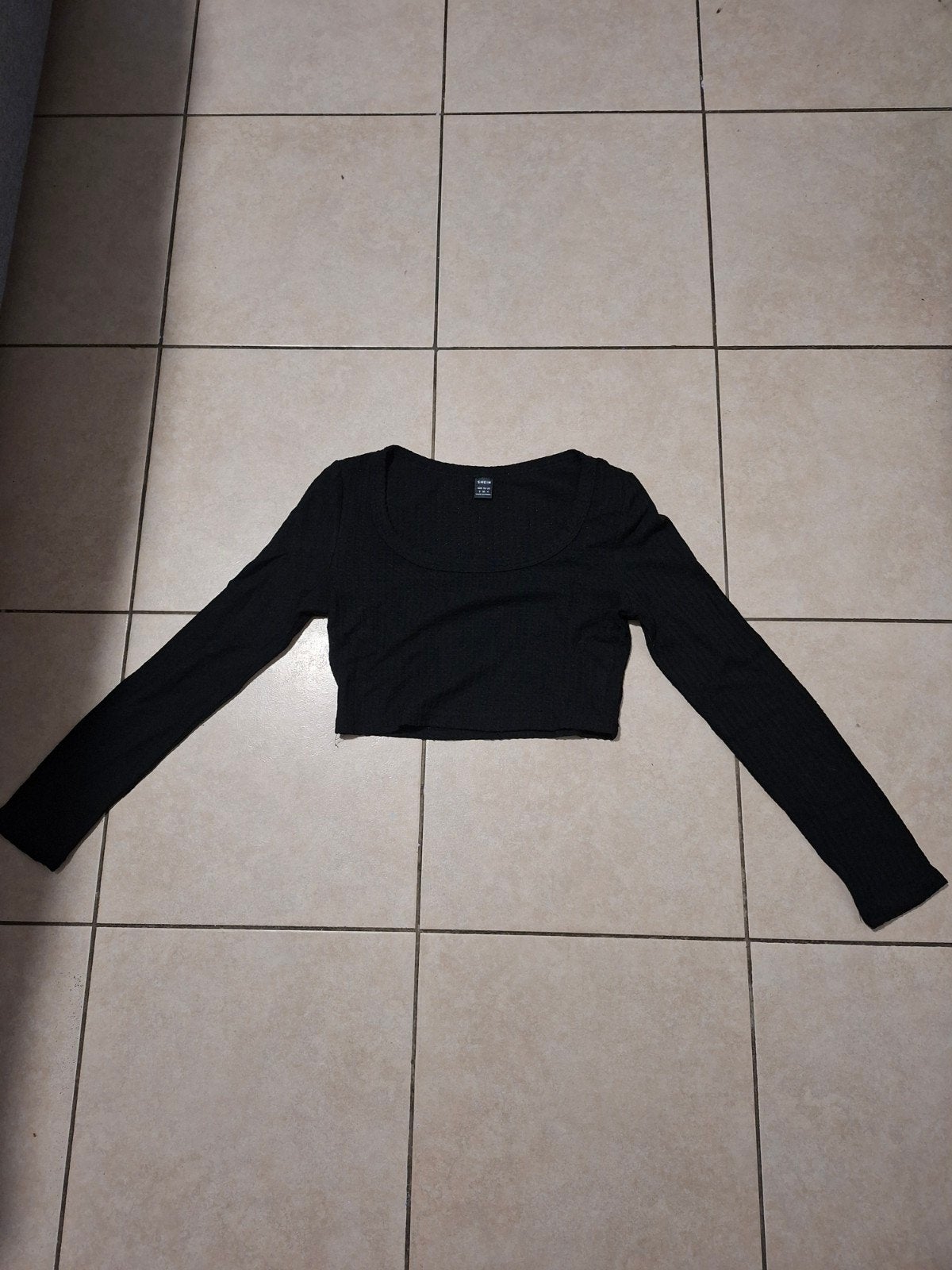 Petit top noir à longue manche Shein, Kleding | Dames, Topjes, Ophalen, Zwart, Zo goed als nieuw, Lange mouw
