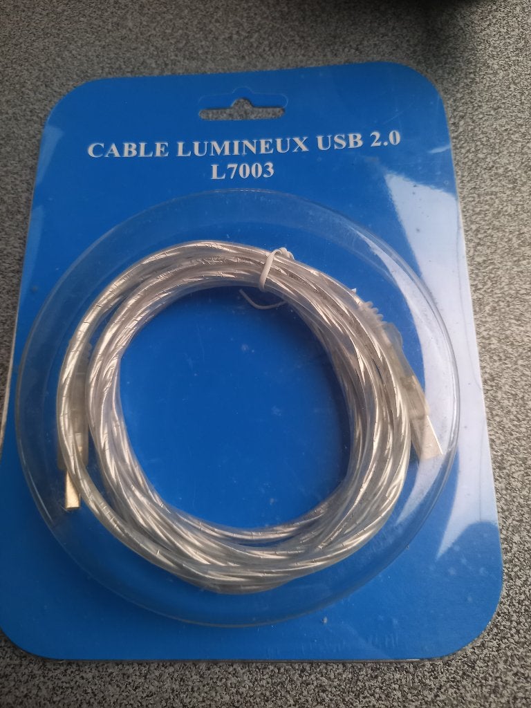Câble USB lumineux., TV, Hi-fi & Vidéo, Câbles audio & Câbles de télévision, Enlèvement ou Envoi, Neuf, Moins de 2 mètres, Autres câbles