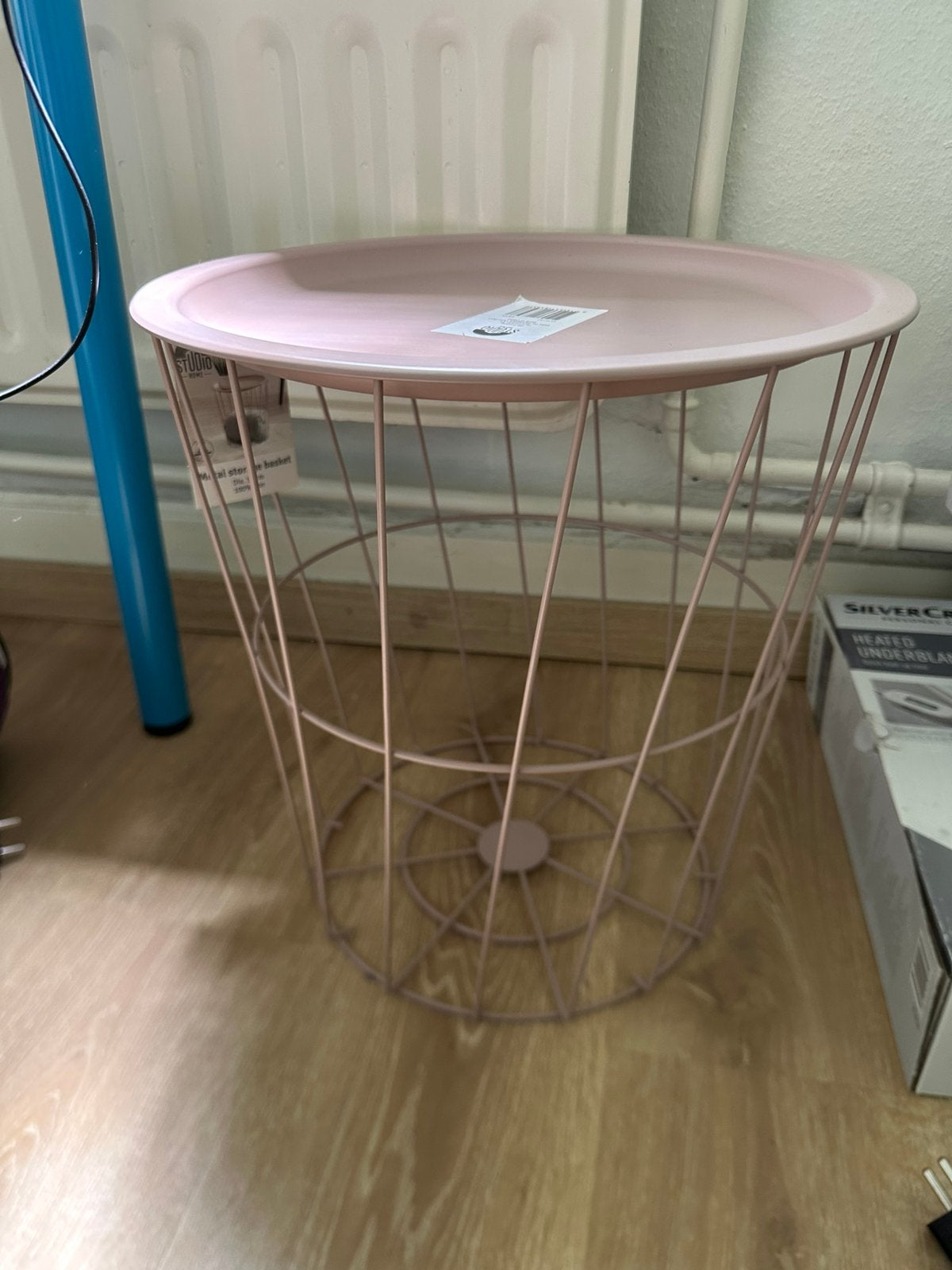Table d’appoint 2 en 1 panier en métal Action déco, Maison & Meubles, Tables | Tables d'appoint, Neuf, Enlèvement